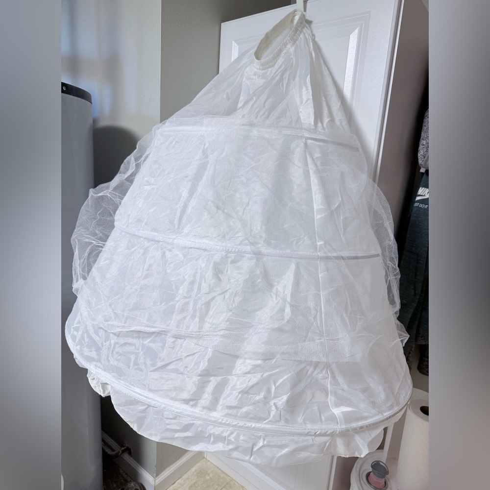Elegant White Bridal Petticoat - Picture 3 of 7